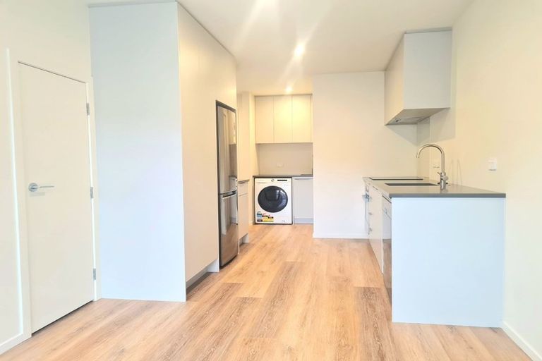 Photo of property in 2/37 Sladden Street, Naenae, Lower Hutt, 5011