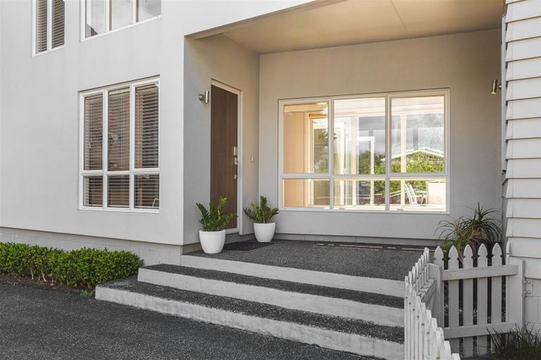 Photo of property in 30c Marine Parade, Mellons Bay, Auckland, 2014