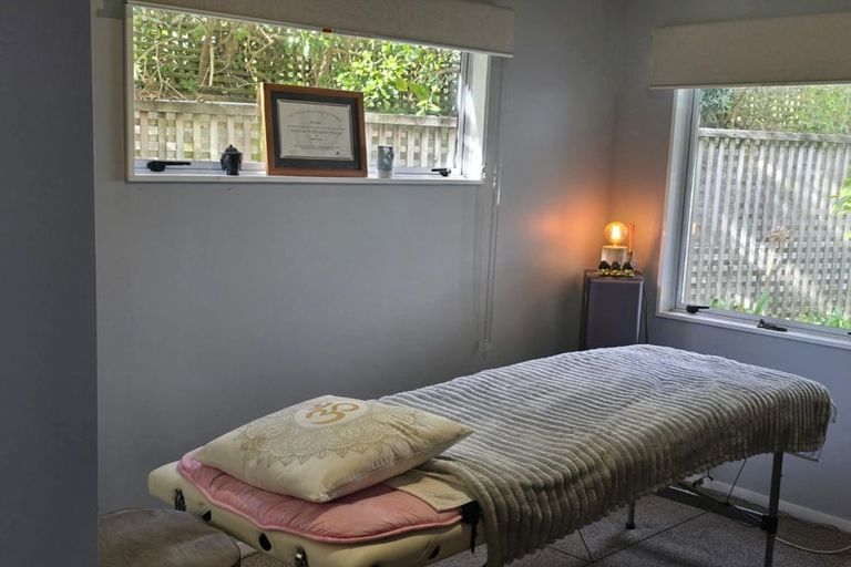 Photo of property in 18 Kohutuhutu Road, Raumati Beach, Paraparaumu, 5032