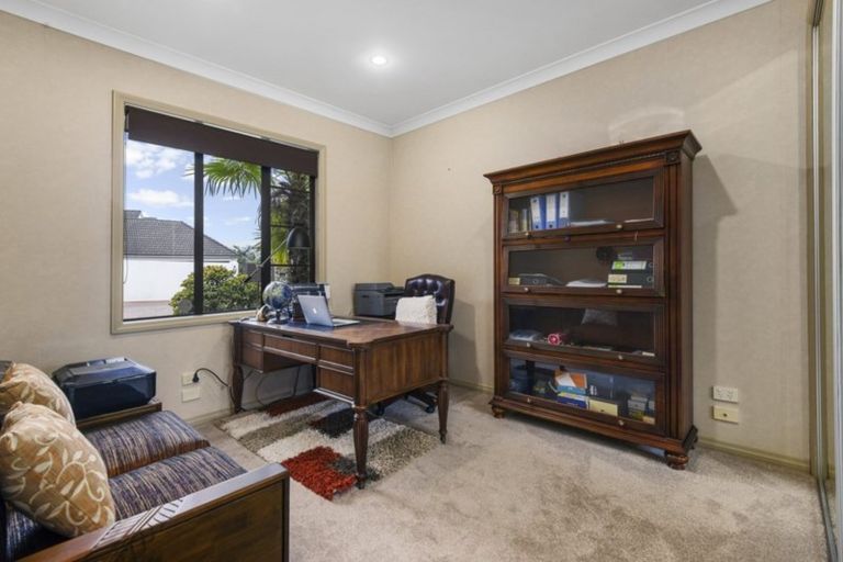 Photo of property in 70 Manor Park, Sunnyhills, Auckland, 2010