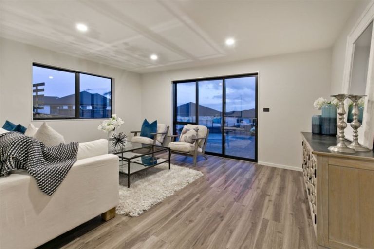 Photo of property in 8 Harvest Avenue, Orewa, 0931