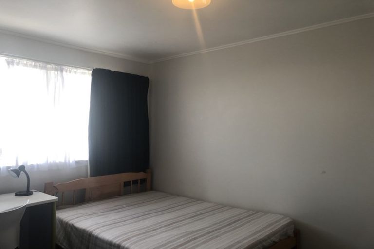 Photo of property in 8 Advene Road, Cockle Bay, Auckland, 2014