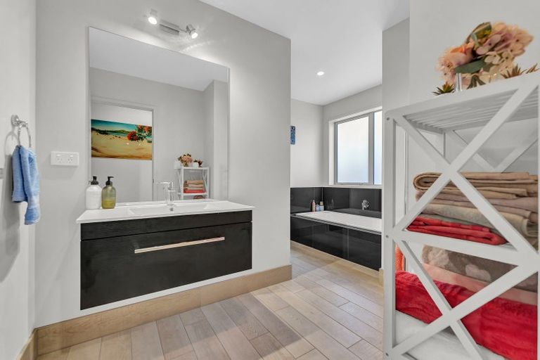 Photo of property in 15a Goble Road, Clarks Beach, Pukekohe, 2679