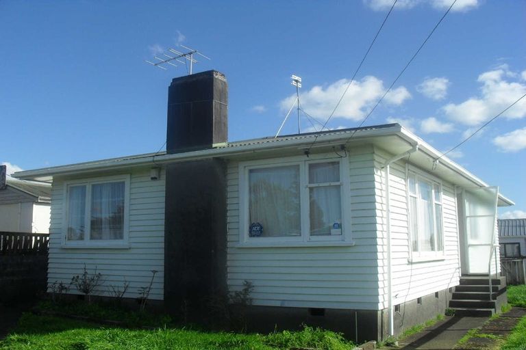 Photo of property in 57 Banks Street, Marfell, New Plymouth, 4310