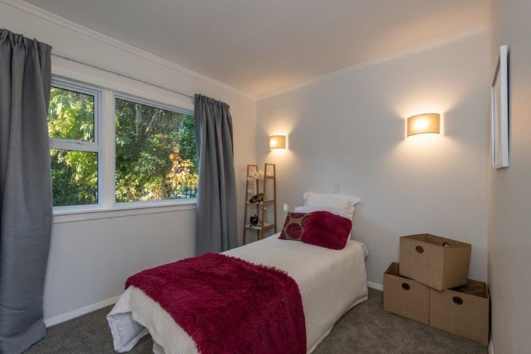 Photo of property in 18 Kowhai Grove, Raumati Beach, Paraparaumu, 5032