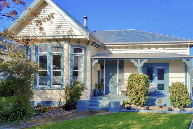 Photo of property in 25 Rhodes Street, Waimate, 7924