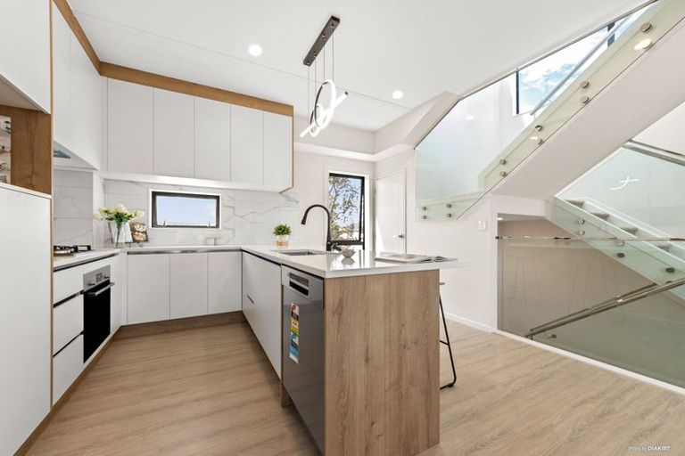 Photo of property in 30b Tudor Road, Henderson, Auckland, 0610