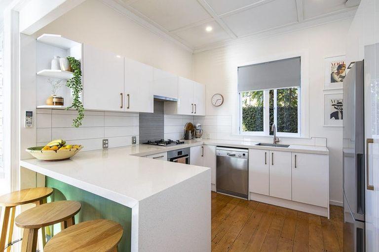 Photo of property in 60 Larchwood Avenue, Westmere, Auckland, 1022