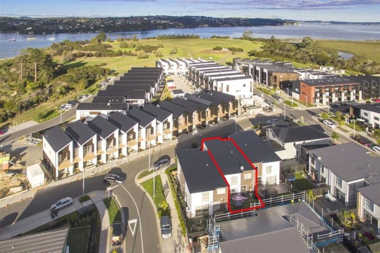 Photo of property in 76 Bomb Point Drive, Hobsonville, Auckland, 0616