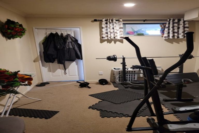 Photo of property in 12 Natasha Lane, Henderson, Auckland, 0612