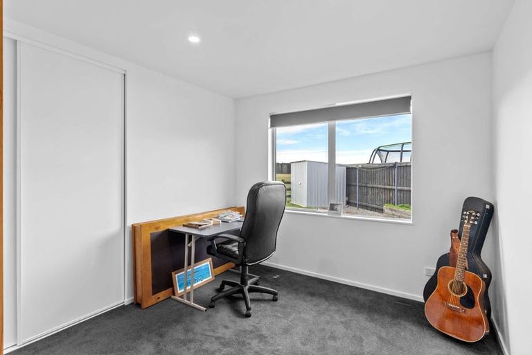 Photo of property in 32 Sutherland Drive, Kaiapoi, 7630