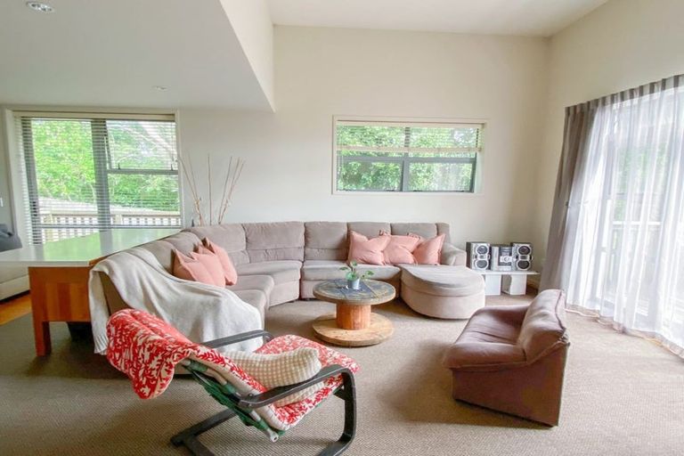 Photo of property in 632 Beach Road, Browns Bay, Auckland, 0630