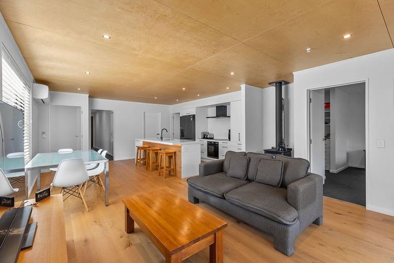 Photo of property in 28 Dunn Street, Lake Hawea, 9382