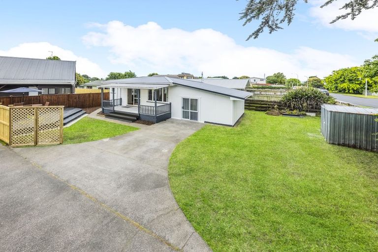 Photo of property in 1/13 Blanes Road, Weymouth, Auckland, 2103