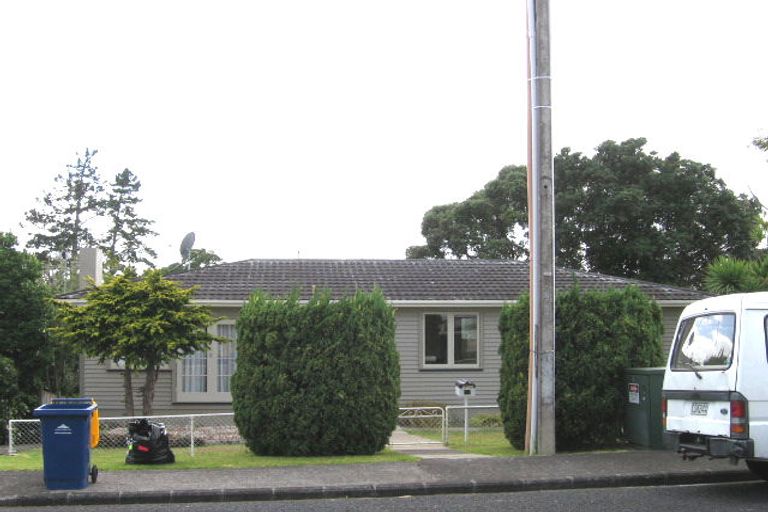 Photo of property in 1/51 Aeroview Drive, Beach Haven, Auckland, 0626