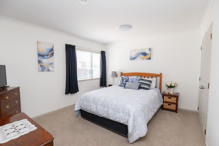 Photo of property in 1 Harris Place, Ngatea, 3503