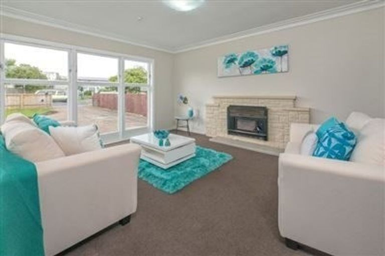 Photo of property in 117 Beaumonts Way, Manurewa, Auckland, 2102
