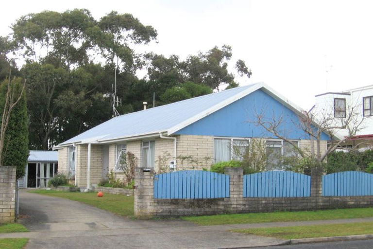 Photo of property in 35 Lansdowne Crescent, Glenview, Hamilton, 3206