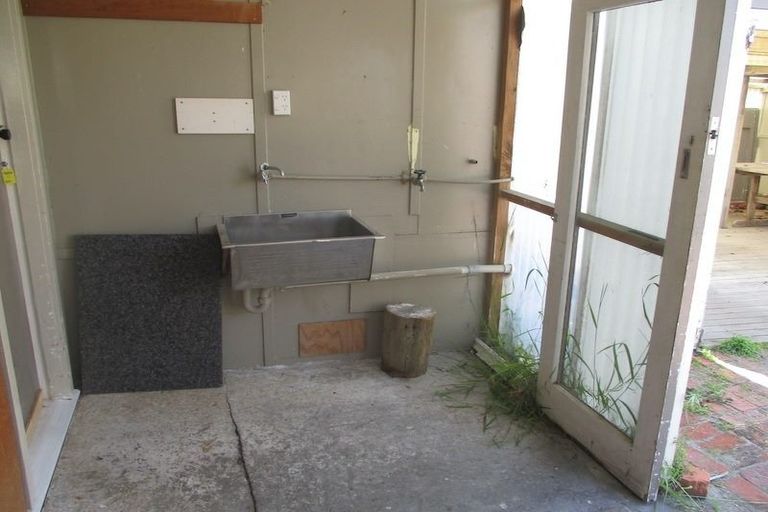 Photo of property in 27 Marine Parade South, Foxton Beach, Foxton, 4815