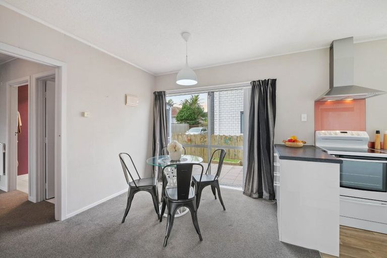 Photo of property in 1/18 Toru Street, Te Atatu Peninsula, Auckland, 0610