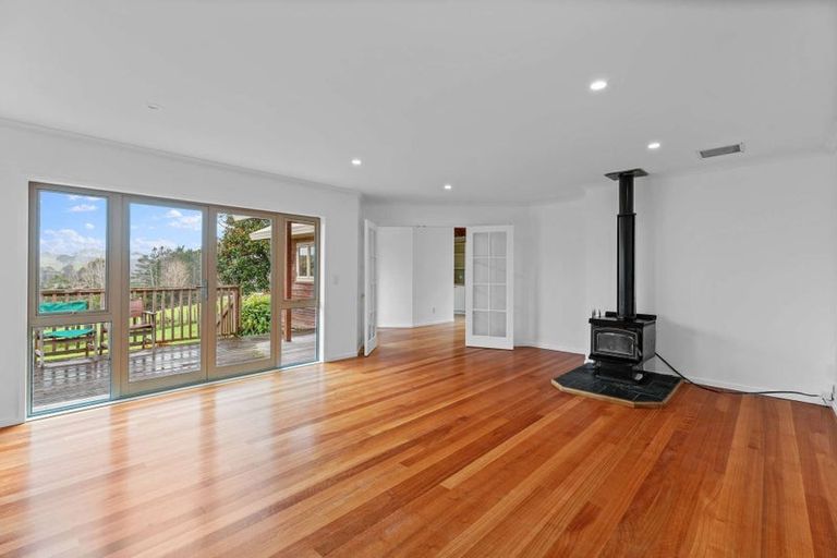 Photo of property in 1175 South Head Road, South Head, Helensville, 0874