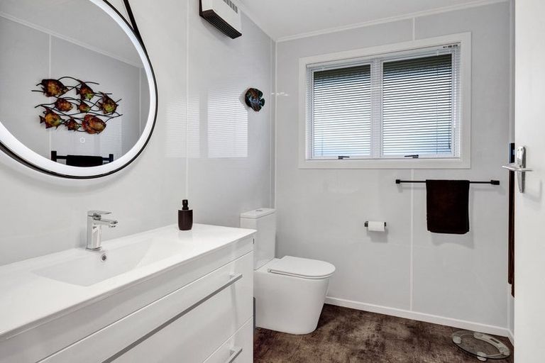 Photo of property in 6 Davidson Street, Hawera, 4610