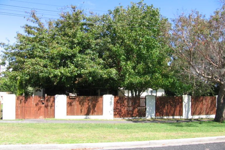 Photo of property in 1/13 Ringwood Street, Torbay, Auckland, 0630