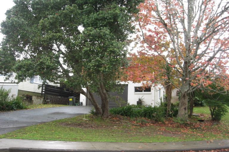Photo of property in 6 Hartles Place, Mellons Bay, Auckland, 2014