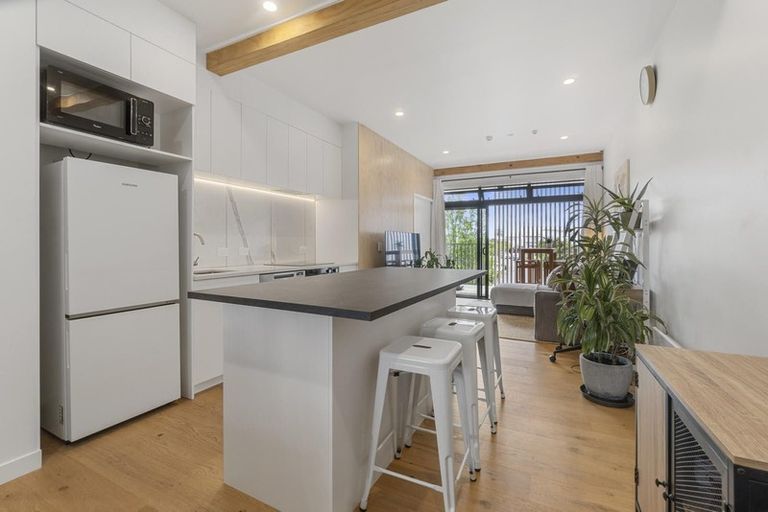 Photo of property in 6/167 Hobsonville Point Road, Hobsonville, Auckland, 0616