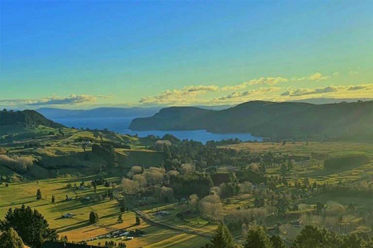 Photo of property in 40 Trig Hill, Acacia Bay, Taupo, 3385