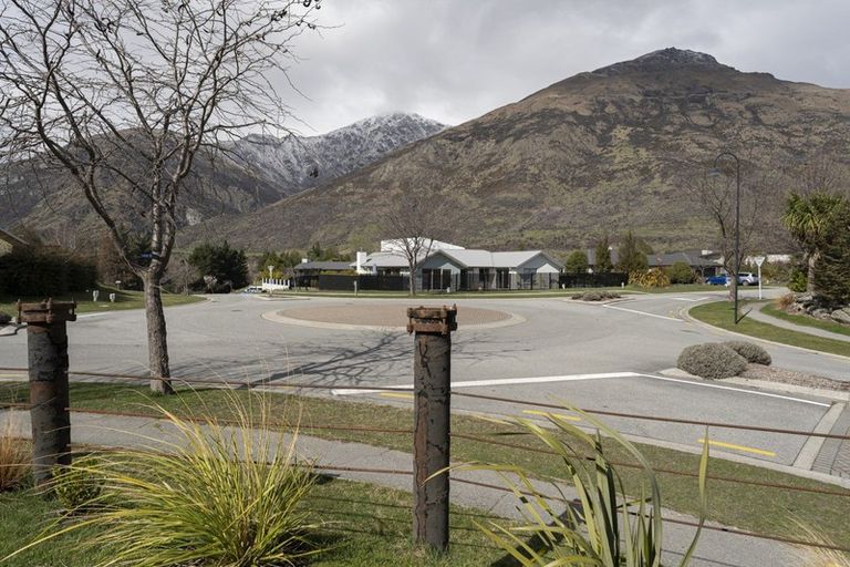 Photo of property in 2 Quill Street, Lake Hayes, Queenstown, 9304