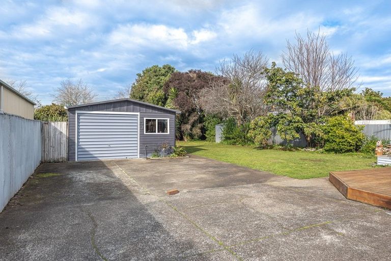 Photo of property in 19 Selwyn Crescent, College Estate, Whanganui, 4500