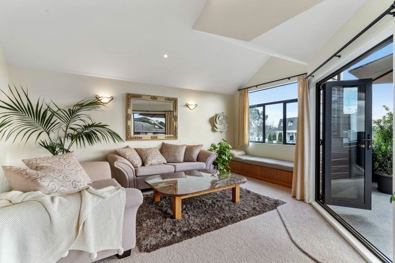 Photo of property in 20a Evelyn Road, Cockle Bay, Auckland, 2014