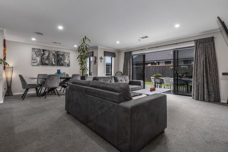 Photo of property in 118 John Burke Drive, Aotea, Porirua, 5024