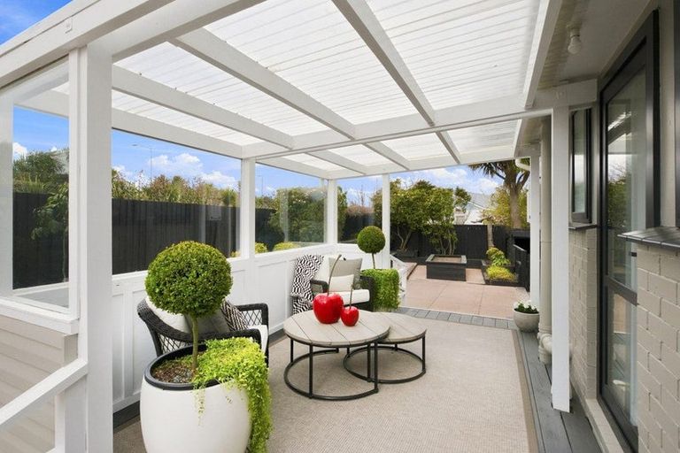 Photo of property in 17b Kruse Place, Redwood, Christchurch, 8051