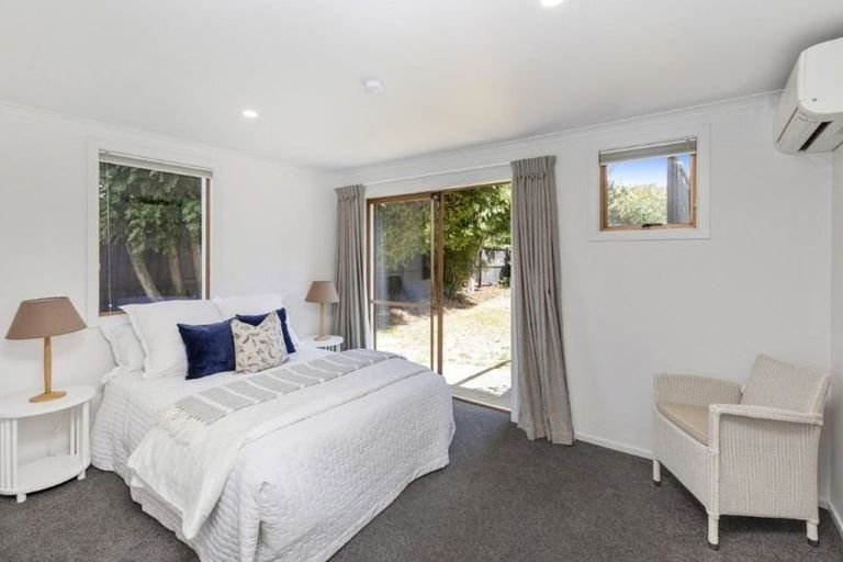 Photo of property in 11a Lombard Place, Avonhead, Christchurch, 8042