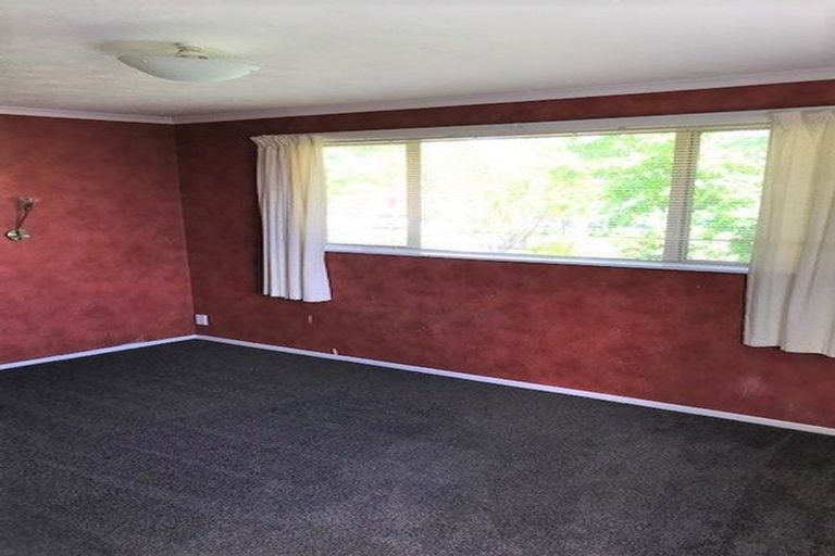 Photo of property in 39 Vera Road, Te Atatu South, Auckland, 0610