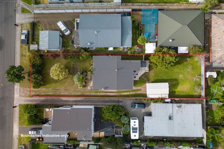 Photo of property in 218 Dickson Road, Papamoa Beach, Papamoa, 3118