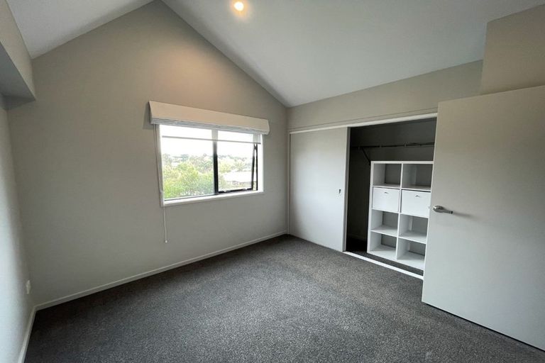 Photo of property in 49b Hatherlow Street, Glenfield, Auckland, 0629
