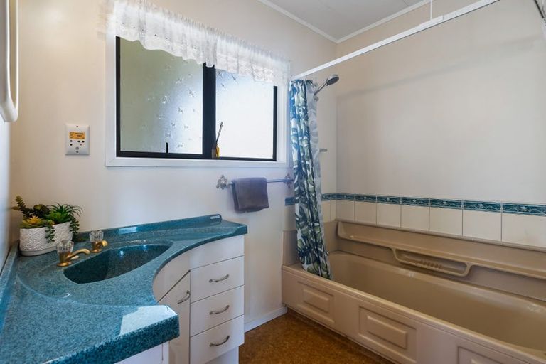 Photo of property in 20 Leslie Road, Cable Bay, 0420