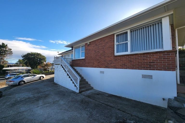 Photo of property in 1 Cotswold Lane, Mount Wellington, Auckland, 1060