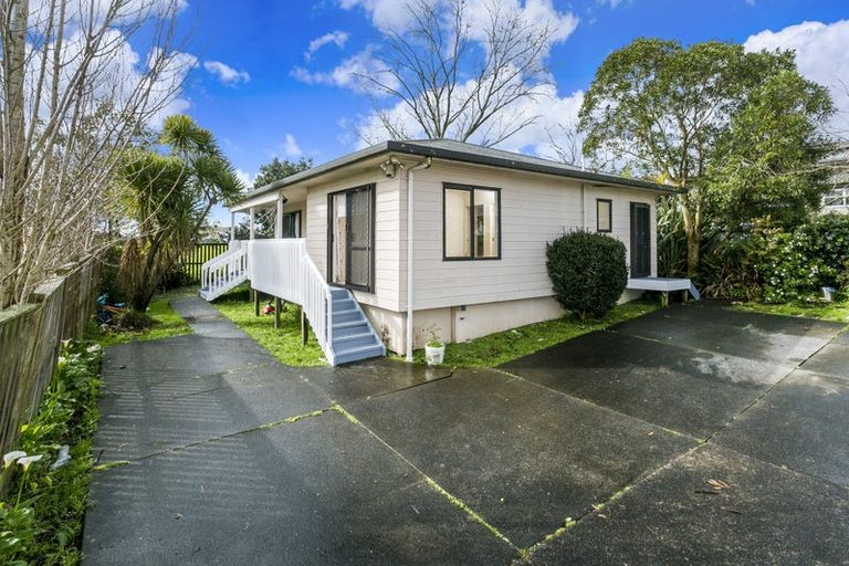 Photo of property in 2/62 Tonar Street, Northcote, Auckland, 0627