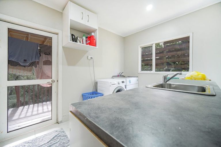 Photo of property in 12 Glenbush Place, Birkenhead, Auckland, 0626