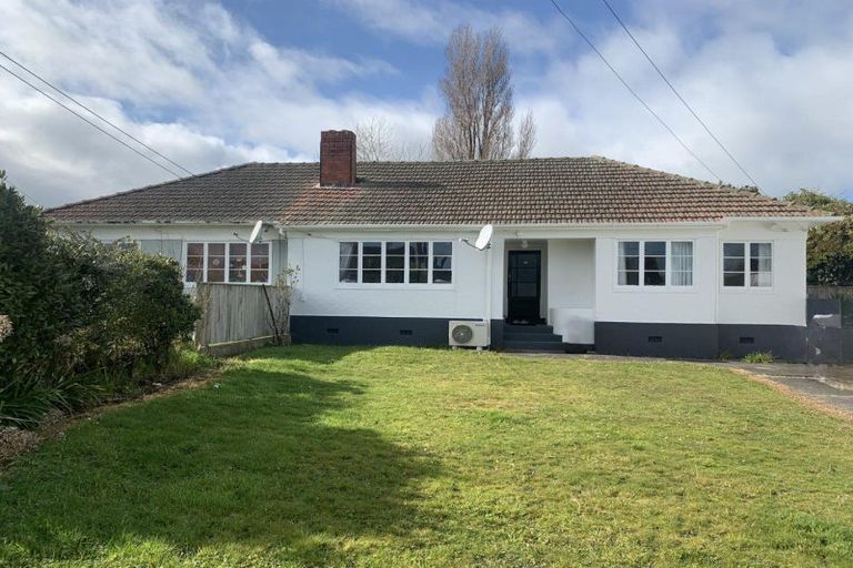 Photo of property in 7/9 Bell Street, Marton, 4710