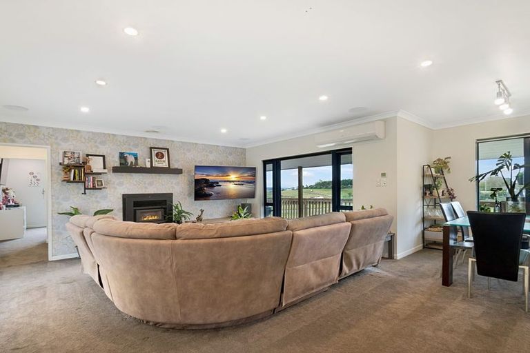 Photo of property in 141 Mangakura Road, Helensville, 0875