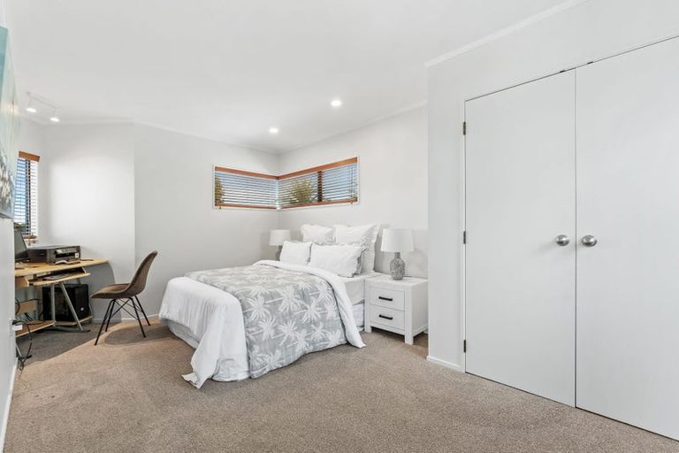 Photo of property in 32 Vipond Road, Stanmore Bay, Whangaparaoa, 0932