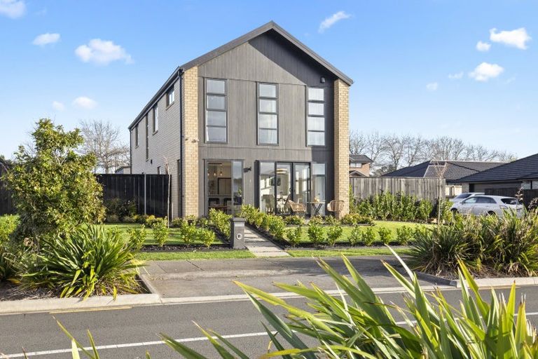 Photo of property in 2 Wesleyan Street, Paerata, 2124