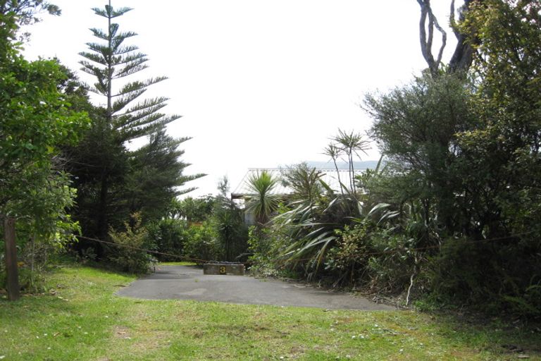 Photo of property in 3 Log Race Road, Piha, 0772