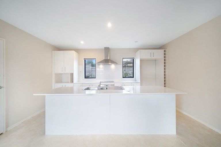 Photo of property in 3 Mill Grove, Riverhead, 0820