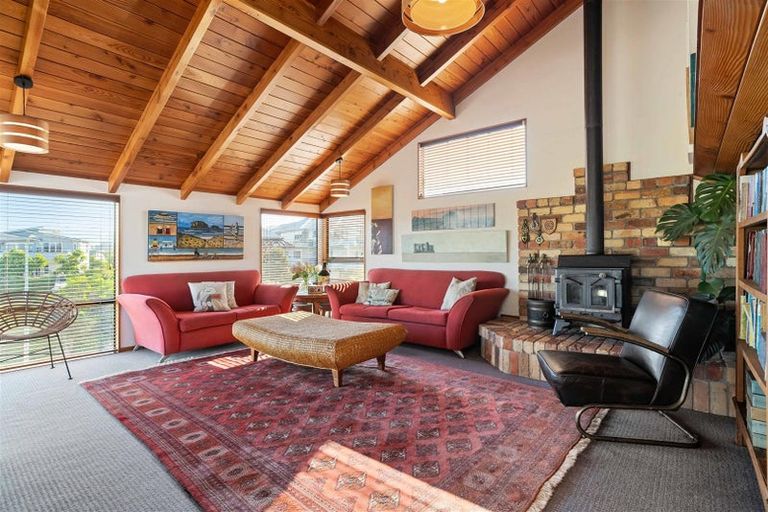 Photo of property in 116 Saint Patricks Row, Whangamata, 3620